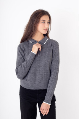 Светр жіночий